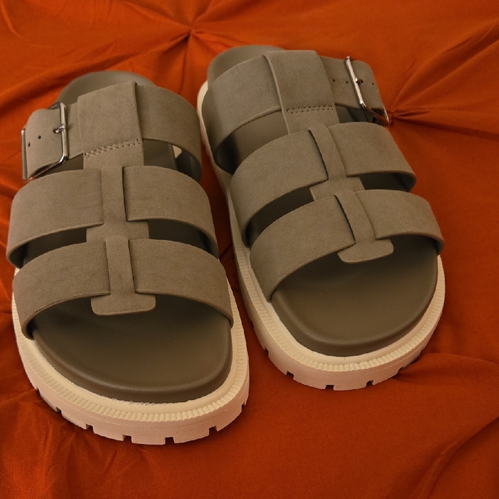 MIA Gray Platform Sandals with Adjustable Buckles NEW without Tags